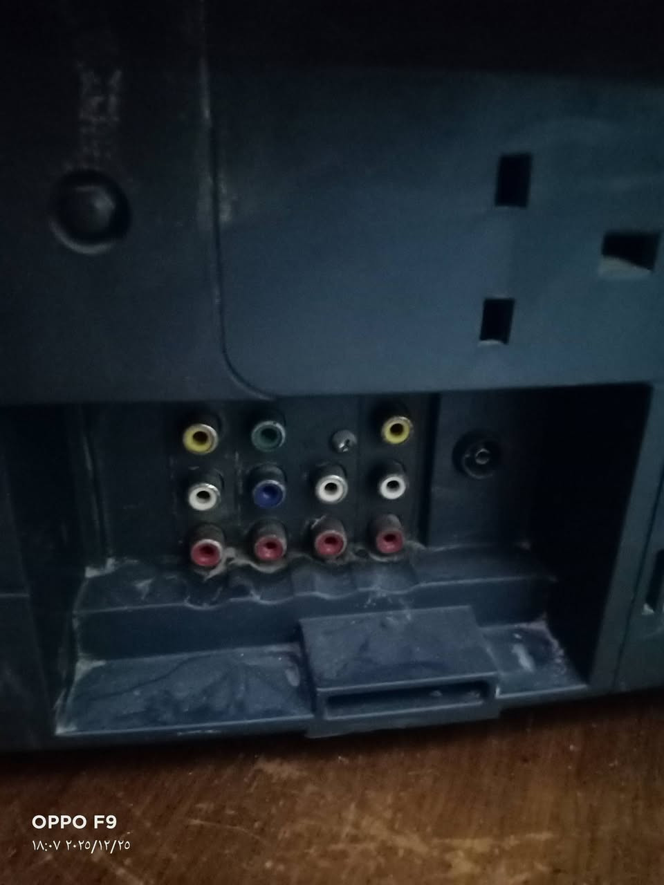 السلام عليكم  تلفزيون JVC  حجم 25 بس العلامه مشلوعه 
السعر 50 بغداد الامين ماعندي توصيل الاتصال ***********
