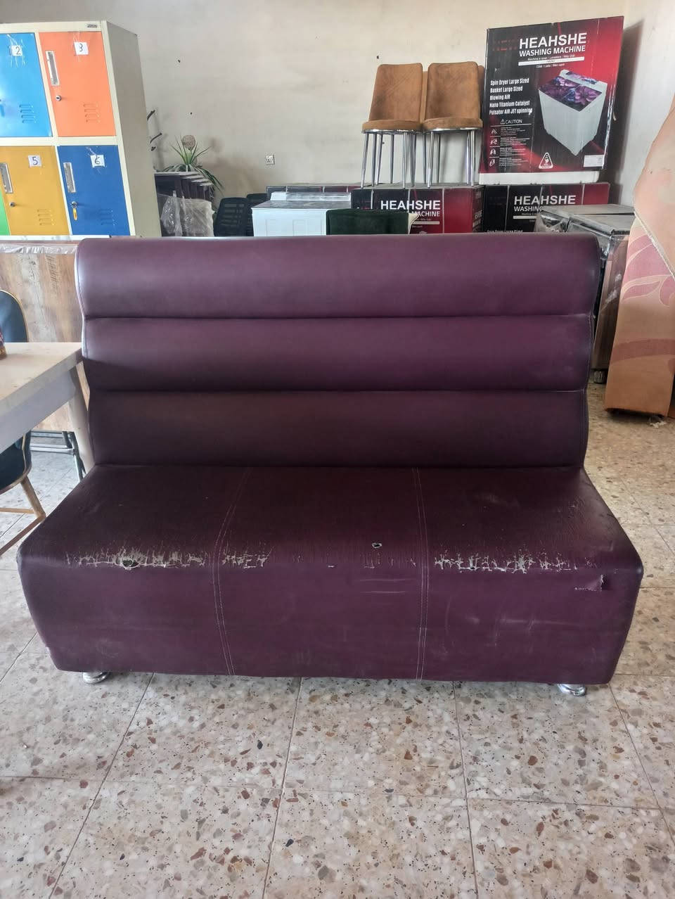 قنفه(ستوته) جلد عدد..8..شرط حطاطه ...نجاره...
غراض لبيع الشراي يتصل...***********...
بيع او مراوس +اشتري غراض شعندك دز خاص
