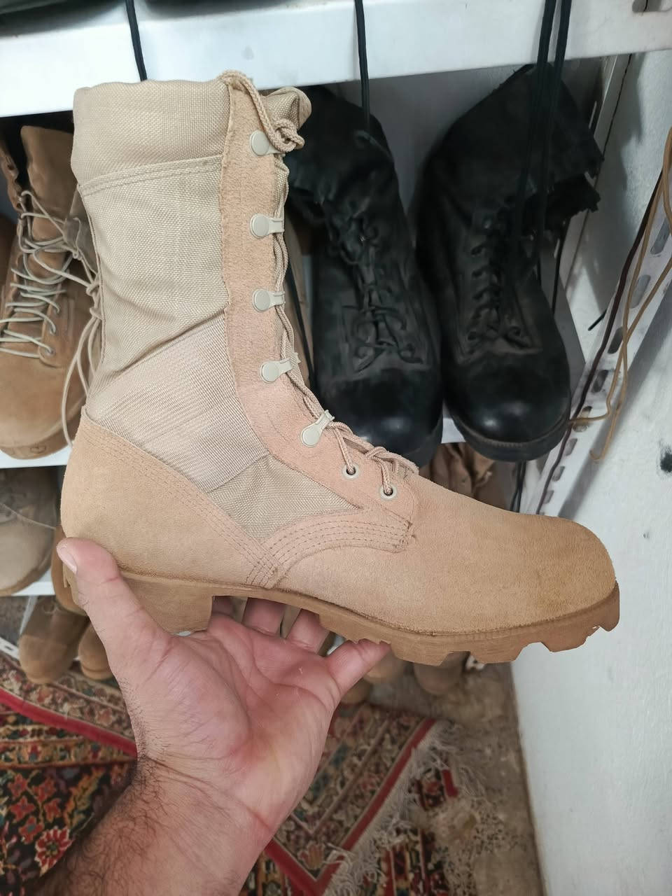 التما امريكي حجم 5-10 R يعني 44 أو 43 ونص 
  يوجد توصيل  بي فقط واتساب ***********
 وهذا فقط اتصل ***********
