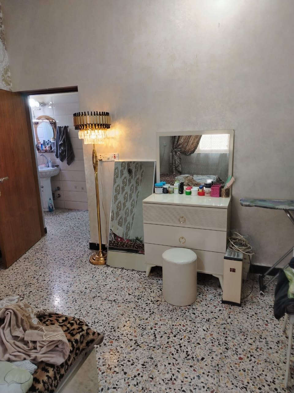 غرفة نوم للبيع  سبع قطع ٤٠٠ وبيهة مجال بسيط 

والميز الطعام٧٥ وبي مجال بسيط
 
اتصال على هذا الرقم *********** بي واتساب

العنوان :بغداد صليخ

