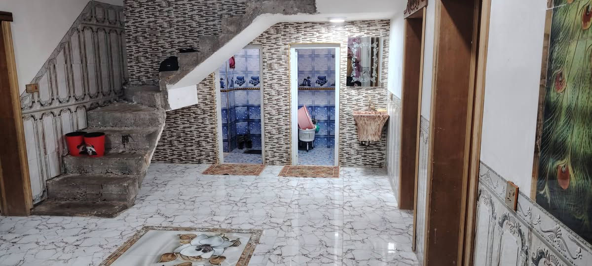 سلام عليكم بيت للبيع السكك الجربوعيه مقابيل حسينية الكوثر مساحه ٢٠٠ متر طابو زراعي سند ٢٥ سنه البناء ٢٠٢٤ مداور اسهم سعر خاض/////***********
