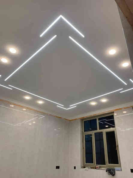 نعمل بكافة  الديكورات جبس بورد  سقوف ثانويه   صبغ وجهيات  داخل العماره  ***********
