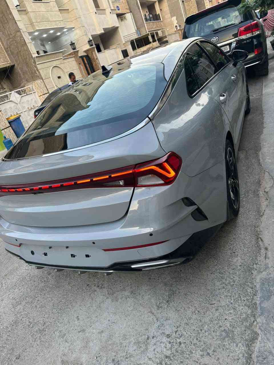 للبيع كيا K5 موديل 2024 فل مواصفات
▪️ لون سمنتي
▪️ محرك 1600 
▪️ ماشية 22 ألف كم فقط
▪️ رقم فحص مؤقت
▪️ مبدل قبق جنطة فقط
▪️ محرك وقير وشاصي بحالة ممتازة
▪️ سيارة نظيفة وجاهزة للفحص
💰 السعر: 16,500 دولار قابل للتفاوض بالمعقول.
📞 للتواصل: ***********
