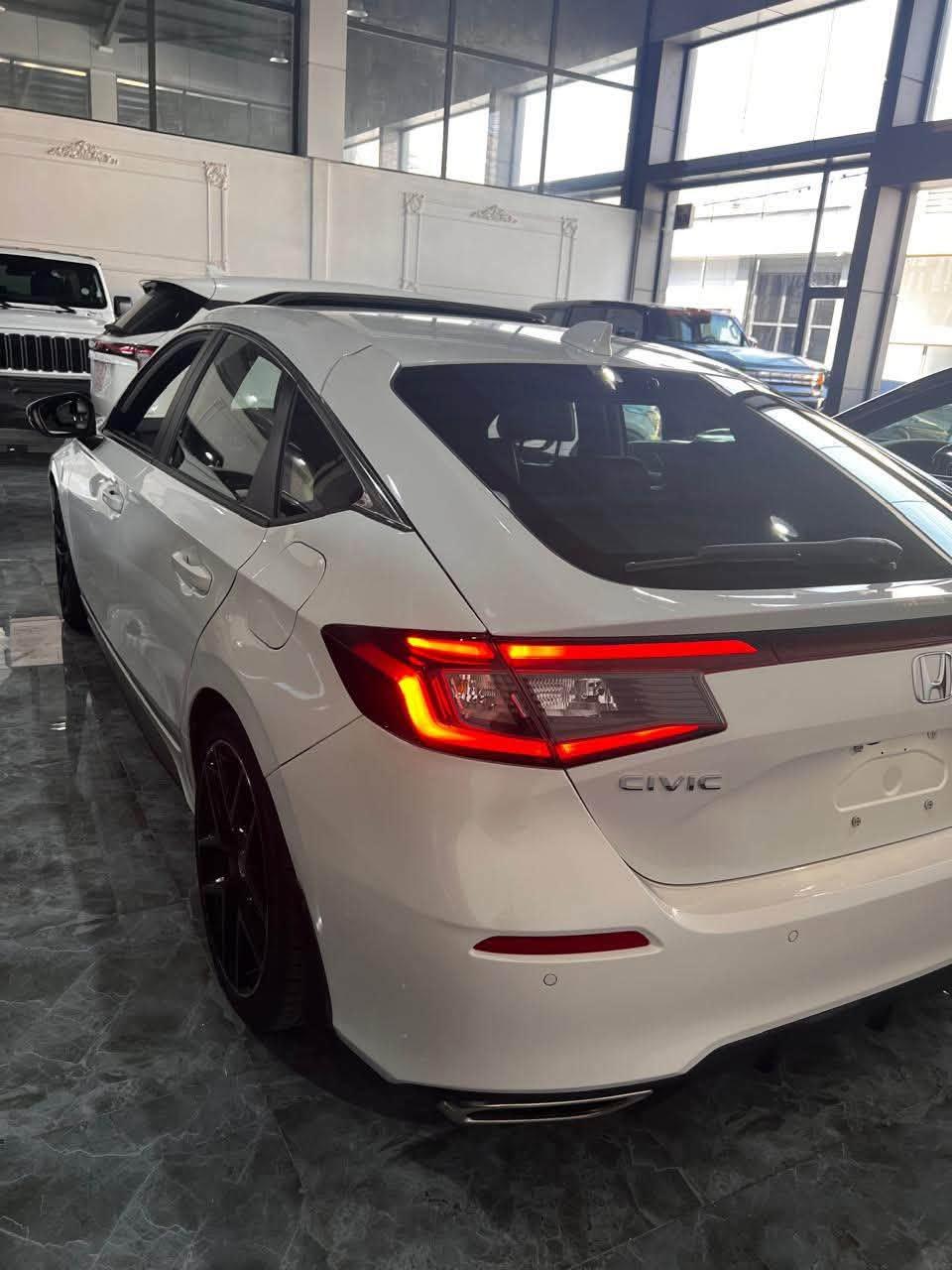 🚗 Honda Civic Sport Touring 2024 – أعلى فئة (Touring)
رقم شاسی 19XFL1G8XRE011787
✅ محرك 1.5 تيربو اقتصادي وقوي
✅ کیر عادي (Manual)
✅ فتحة سقف
✅ مقاعد جلد
✅ شاشة لمس كبيرة
✅ نظام صوت Bose
✅ عدادات رقمية
✅ شاحن لاسلكي
✅ تشغيل بصمة (Smart Key)
✅ كاميرا خلفية وحساسات
✅ أنظمة السلامة Honda Sensing
✅ جنوط رياضية
✅ إنارة LED أمامية وخلفية
✅ سيارة كلش اقتصادية بالوقود

🔹 السيارة دخول جديد
🔹 الضرر كان الجاملخ الخلفي الأيمن والأيسر والبنيد فقط، صبغ بدون دواخل
🔹 الشاصي والدواخل سليمة
🔹 تگدر تترقم إقليم
🔹 السيارة موجودة في دهوك

📞 للمزيد من المعلومات:
***********
***********
