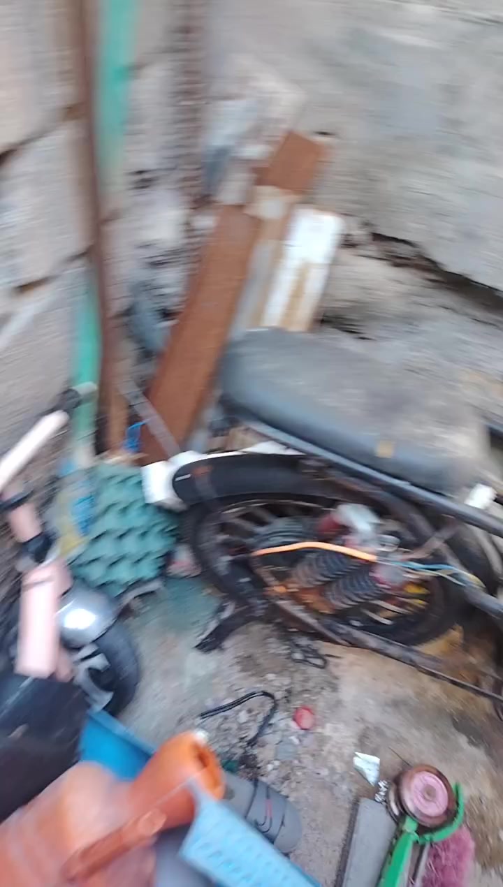 دراجة شحن ملف ضارب بطاريات جديدةوشاحنة وياهن سعرها90 الف مكان القبلة حي الشهداء ***********
