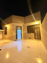 بو الخصيب حي العسكري • ٢٠٠م • ٤غرف