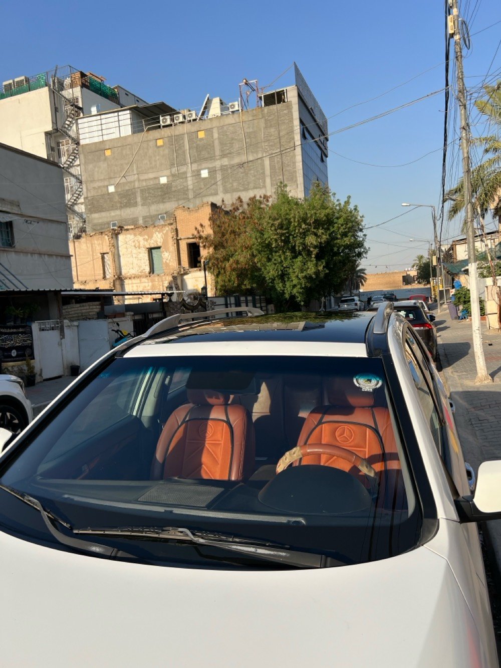 سورنتو ٢٠١٠ ابيض خليجي ٦ سلندر المحرك ٣.٥ بانوراما التشغيل بصمة المقاعد جلد سبعة راكب الضرر موجود بالصوره والقطعه الي متضرره مصبوغة السعر ١٥٠ ورقة 
للاتصال : ***********