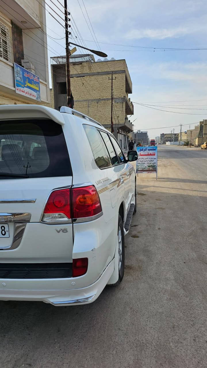 السلام عليكم للبيع 
تيوتا لاندكروز  للبيع موديل 13 
6 سلندر ابريم  

مكفوله من ( الضربه والصبغ والتبديل )

 السياره بسمي ارقام جديده شمالي اربيل 
مكان السياره/بغداد 
اتفاصيل التصال 
***********
