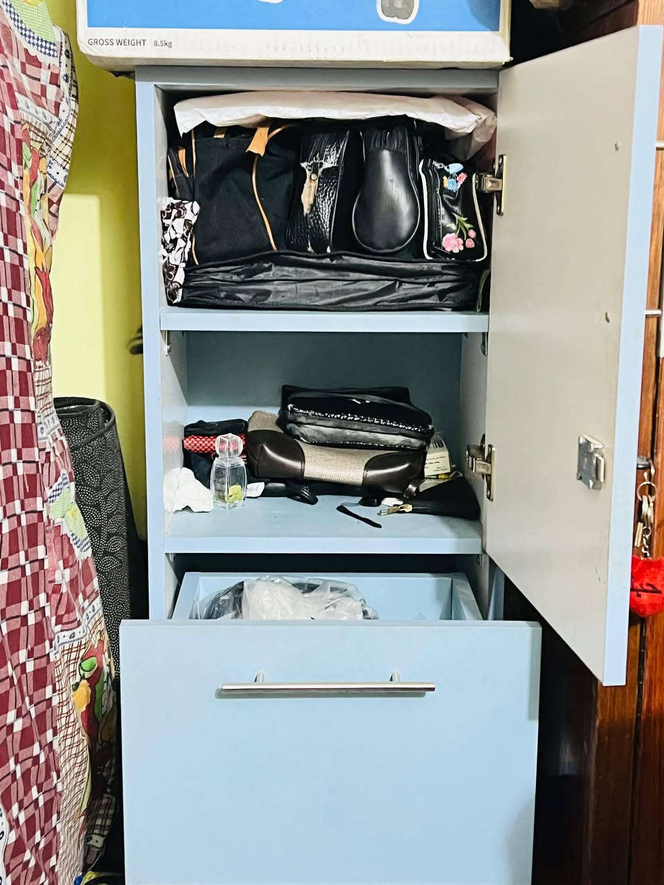 كومديات وجزامه للبيع مكاني ناصرية مركز
الازرق ب60 تفصال
الاصفر ب60 تفصال 
الجزامة ب50
مكاني ناصرية مركز


**إذا كنت صاحب هذا الإعلان وتريد حذفه لأي سبب، رجاءا أرسل رسالة إلى الدعم الفني**