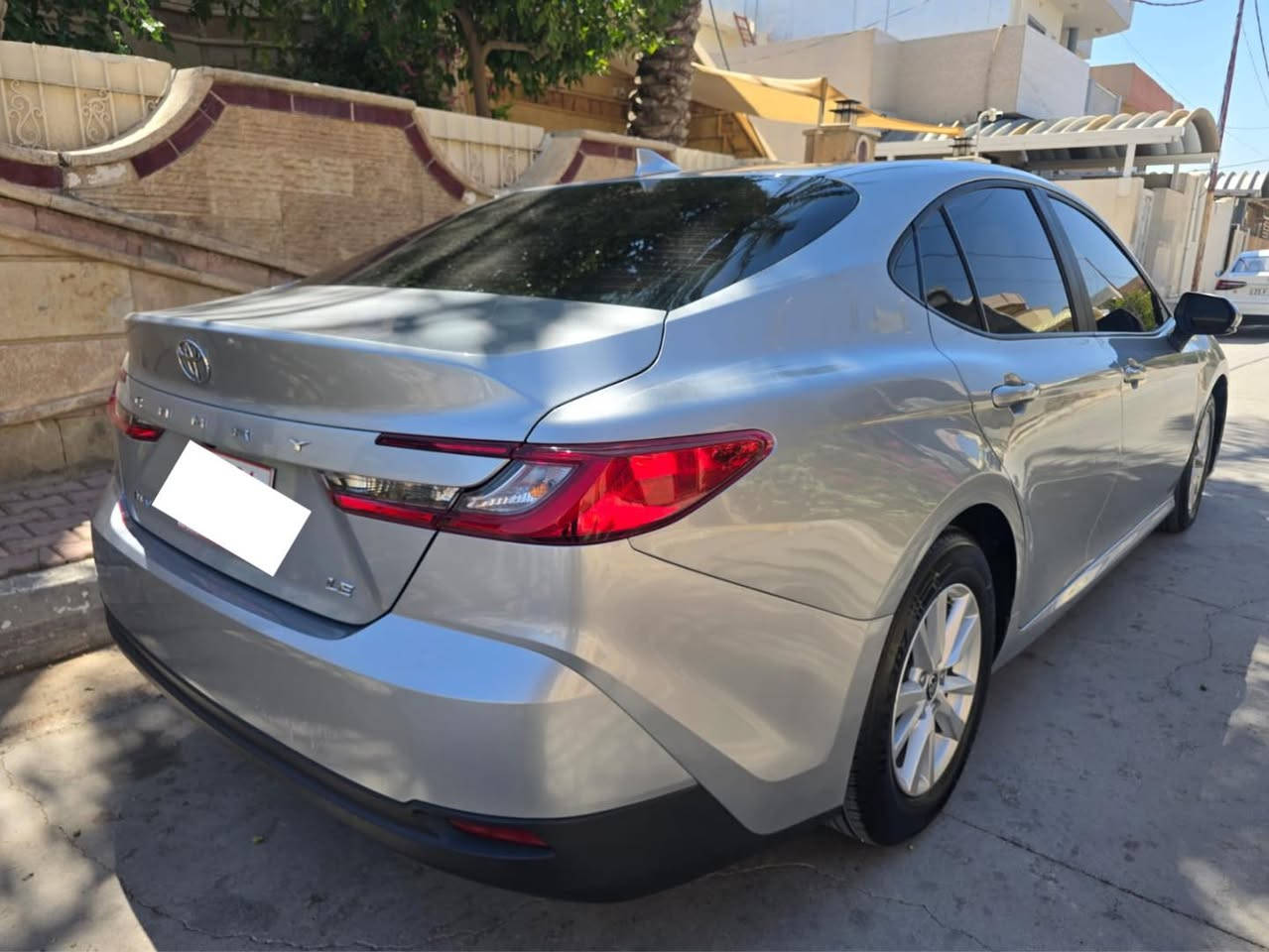 🚗 للبيع
– Toyota Camry موديل 2025 –زيرو عادي 
تويوتا كامري موديل  2025 – 

السعر: 255 وبيها مجال بسيط
 
المواصفات:

⚙ المحرك: 2.0 لتر – 4 سلندر
📏 الممشى:زيرو عادي
🌏 الوارد:امريكي
🛡 الحالة: مكفولة
🛞 الويل: 19 إنش سبورت
ناقل حركة أوتوماتيك CVT
• نظام دفع أمامي FWD
• شاشة وسطية كبيرة تعمل باللمس
• شاشة عدادات رقمية
• Apple CarPlay & Android Auto
• كاميرا خلفية + كاميرا 360 
• حساسات أمامية وخلفية
• تشغيل بصمة + دخول ذكي
• مثبت سرعة ذكي
• نظام المحافظة على المسار
• تحذير من التصادم الأمامي مع فرملة طوارئ
• مراقبة النقطة العمياء
• نظام ABS + مانع انزلاق + ثبات إلكتروني
• مكيف أوتوماتيك ثنائي المناطق
• مقاعد جلد مع تحكم كهربائي
• شاحن لاسلكي للموبايل
• إضاءة داخلية محيطية
• مصابيح LED أمامية وخلفية
• جنوط ألمنيوم رياضية قياس 19 إنش
• مساحة داخلية واسعة جداً وصندوق خلفي كبير

للتواصل
***********
***********
