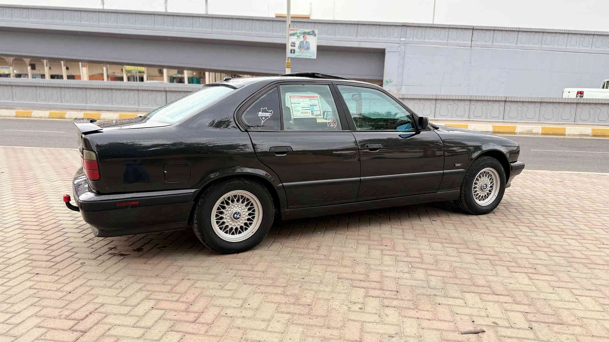 سلا عليكم بي ام 525اصل وفصل رقم صلاح الدين مشروع وطني سنويه2028كير  توتماتيك محرك مسكر عدل غرفه جديده جلد بجم عريض  تبريد قطعتين  سلايت جام كهرباء اربعه صبغ جماليه فقط تخم تاير جديد صدر خلفي امامي جديد سياره احله من الصور سعر65بيها مجال مكاني صلاح الدين ‭0772 918 1526
