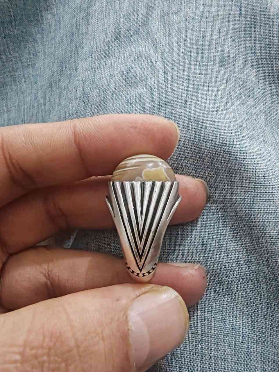 جزع اشتريته يماني بالذمه والله اعلم
صياغة المبدع حمزه 
فضه 925 قياس 24 
ب 60 الف قفل
يوجد توصيل


**إذا كنت صاحب هذا الإعلان وتريد حذفه لأي سبب، رجاءا أرسل رسالة إلى الدعم الفني**