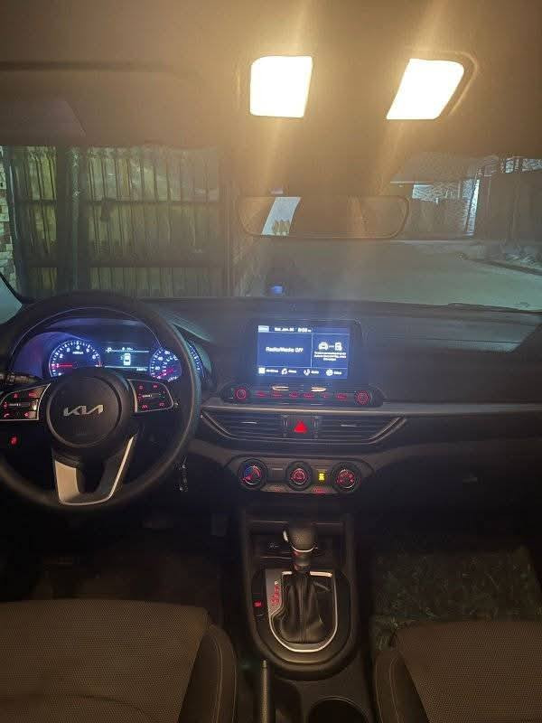 السلام عليكم
فورتي 23 امريكي رقم بغداد رقم وسنوية جدد 

لون مشمشي 

ماشيه 25 

السعر١٣٣$ قابل للتفاوض
المواصفات 
فول تحكم ستيرن
شاشه 
رادار 
حساسات
مود درايف 
مانع انزلاق
نقطه عمياء
توقف ذاتي 
مكاني بغداد البلديات 
***********
