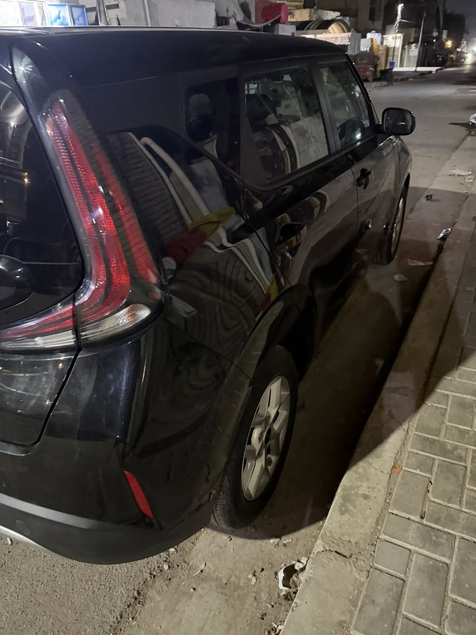 السلام عليكم صول موديل 24سياره جديده مرقم بغداد او جهازه من كولشي مبدل جاملغ فقط او بيه صبغ بلبنيد او الحافه مال لغد بدون شواصي السعر 155 مكان السياره بغداد *********** السياره ماشي 12ميل
