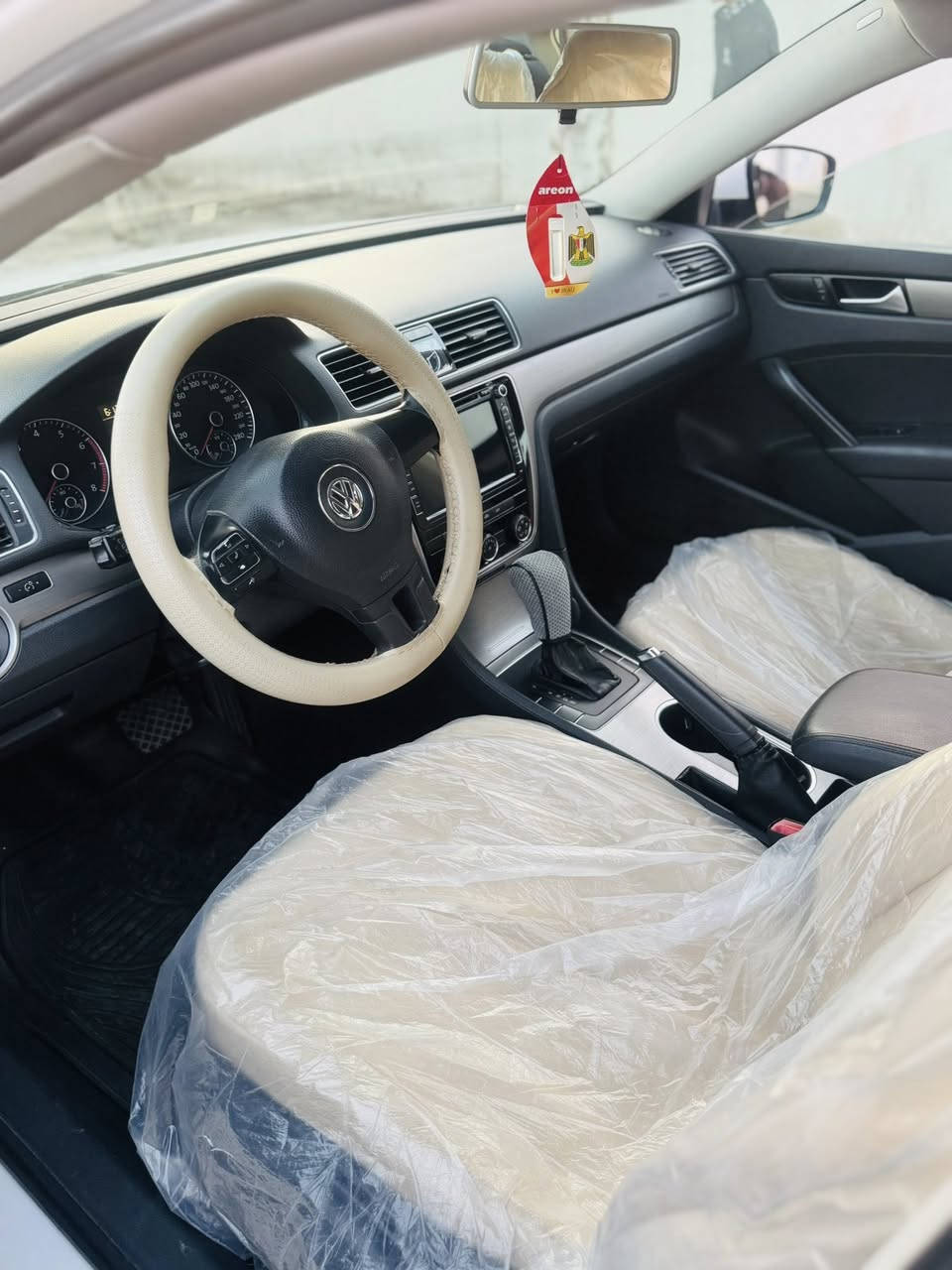 السلام عليكم
باسات2016خليجي 5 سلندر گير محرك تبريد بالشرط 
‎اطارات بطارية لايتات دبلات صدر كله جديد 
‎سنوية بأسمي هزة جديد دفتر بنزين هم موجود ورقم مميز  السيارة السعر 145بيها مجال  (مرواس حسب القناعة)شرط  التحويل مكان السيارة كركوك 
 واتساب ***********
