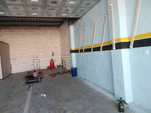 السلام عليكم محل للايجار على شارع ٦٠ قرب جامع التقوى طول المحل ١٤ متر عرضه ٦ متر كامل من  كلشي *********** كورك ***********
