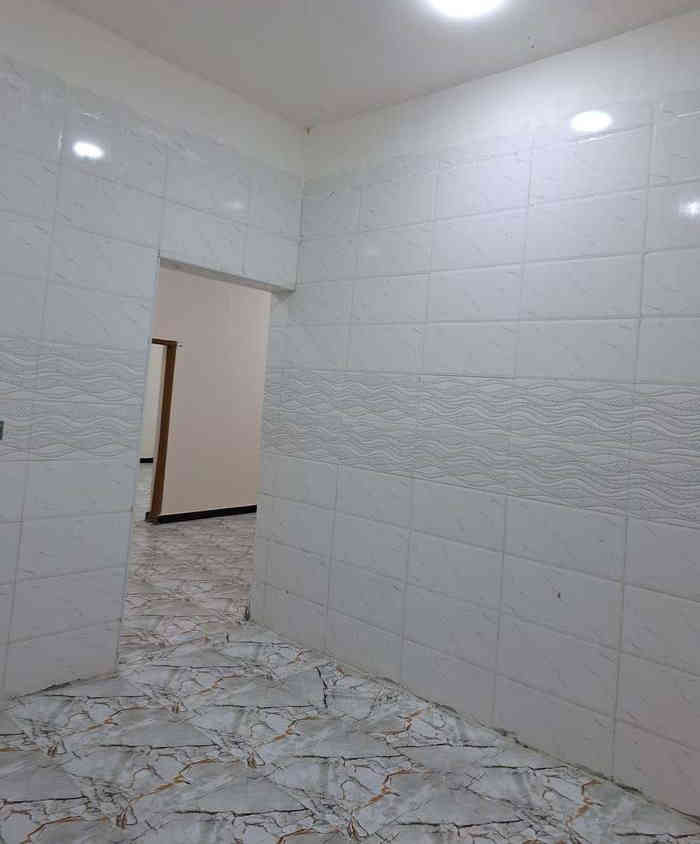 #للايجار 
بيت حديث في الجزيره الفيروزيه قرب مجمع الرواد مساحه 150م يحتوي على غرفتين استقبال صاله مطبخ طارمه صحيات السعر 450
***********
***********
المهيمن للاستثمار العقاري
