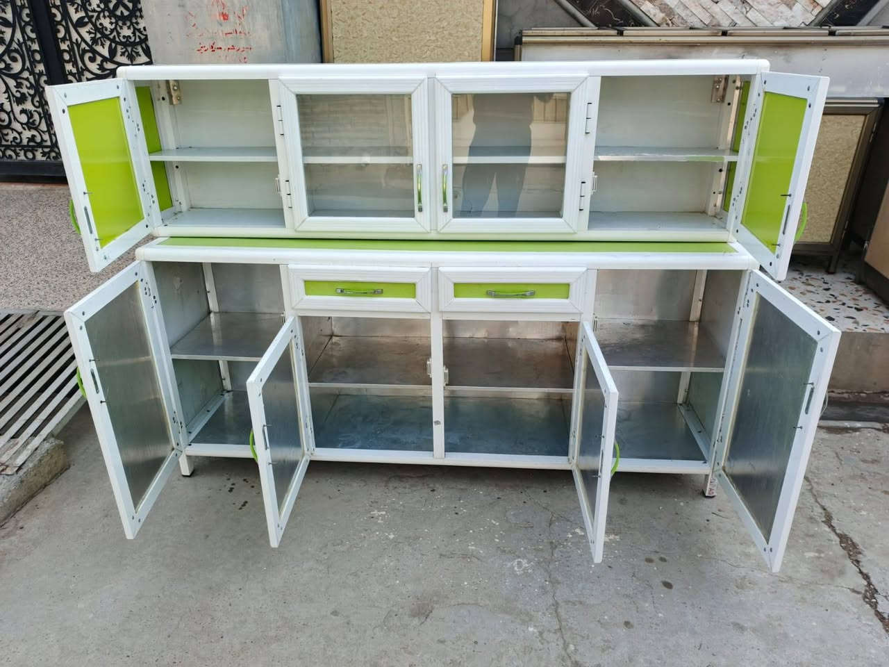 كاونتر قطعتين مترين حيل نضيف السعر 150 وبي مجال ***********
