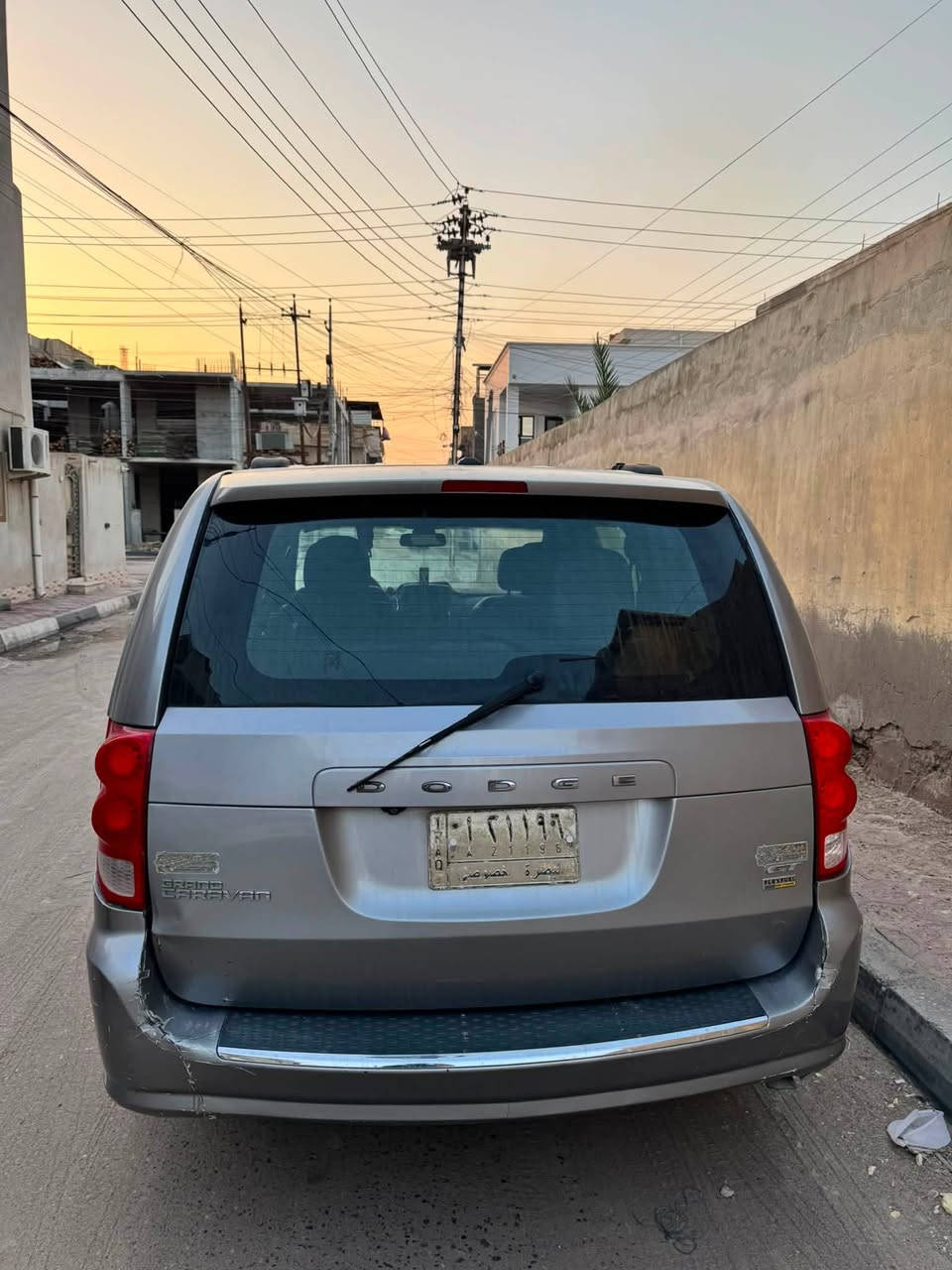 السلام عليكم اخوان ..كرفان ٢٠١٩ Gt للبيع
دوج كرفان ٢٠١٩ Gt رقم بصرة باسمي السياره استخدام شخصي فقط للدوام اعمل استاذ بالجامعة ، السيارة يمي من دخولها العراق لليوم ، ماشيه فقط ٤٢ الف ميل ، تبريد شغال محرك جديد ، السيارة بيها اضرار بالبدي وسعرها مناسب اريد ابيع  ١٢٠ ورقه السيارة بالبصرة ، للتواصل واتساب *********** .
