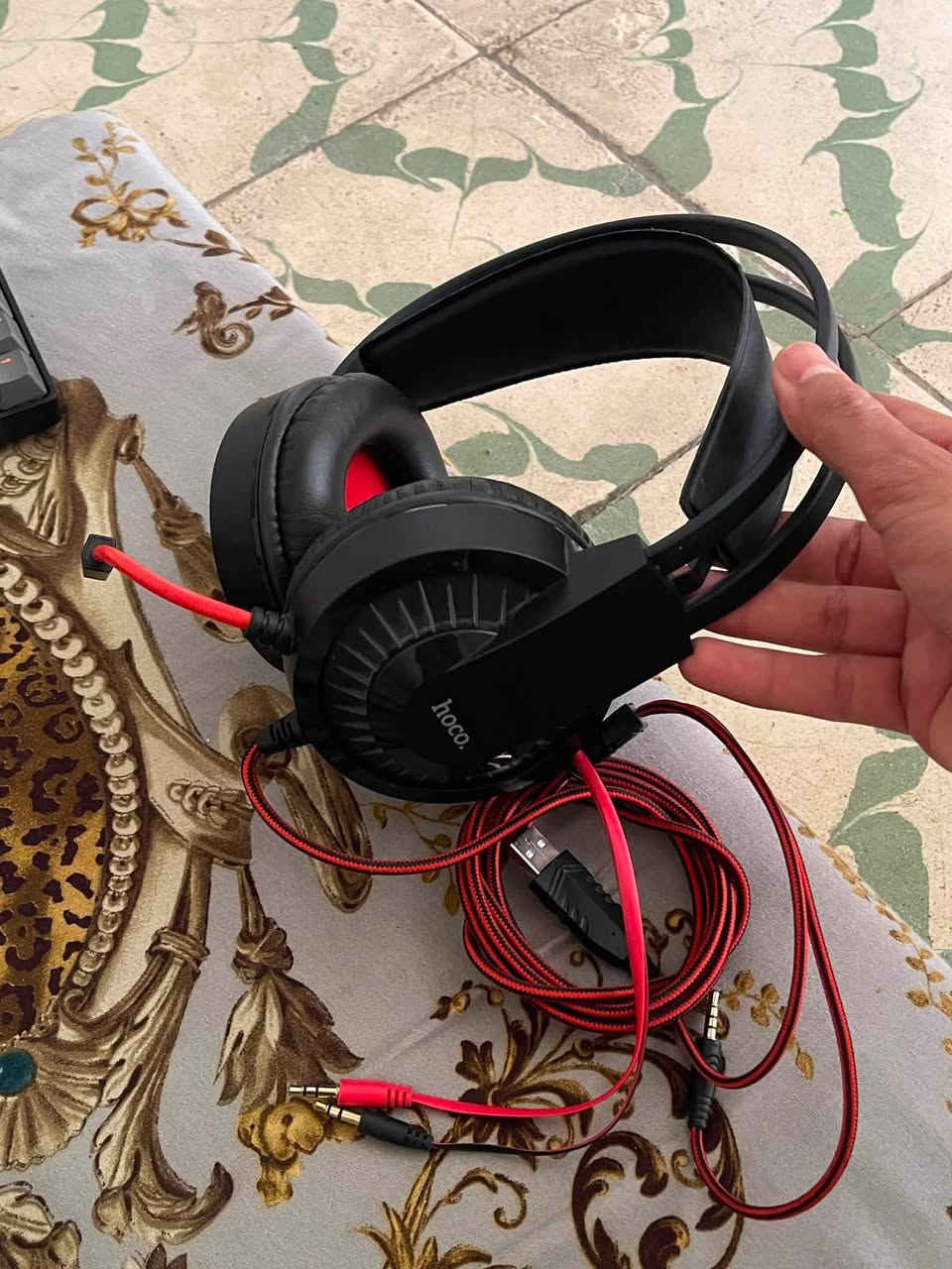 سلام عليكم قطع نضيفه للبيع استخدام كلششش قليل كلمن وسعره مكاني بغداد رقم ***********
