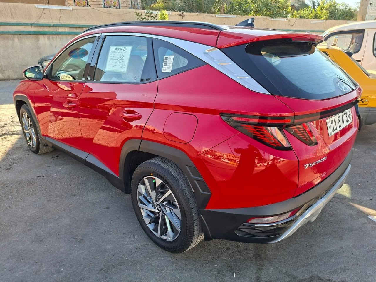 توسان موديل 23 خليجي مكفول من الصبغ فقط بارد بل صندوق ماشيه 87كليو رقم جديد مواصفات
بصمه 
جلد ابيض
 بردات بلاده
محرك 200 دوش 
هند بريك دكمه
السياره مسوي ادامه كامله اله قبل سبوع 
السعر مناسب جدا 
***********
