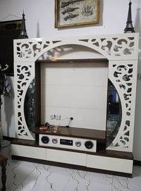 ميز شاشة • سمعات • نضيف