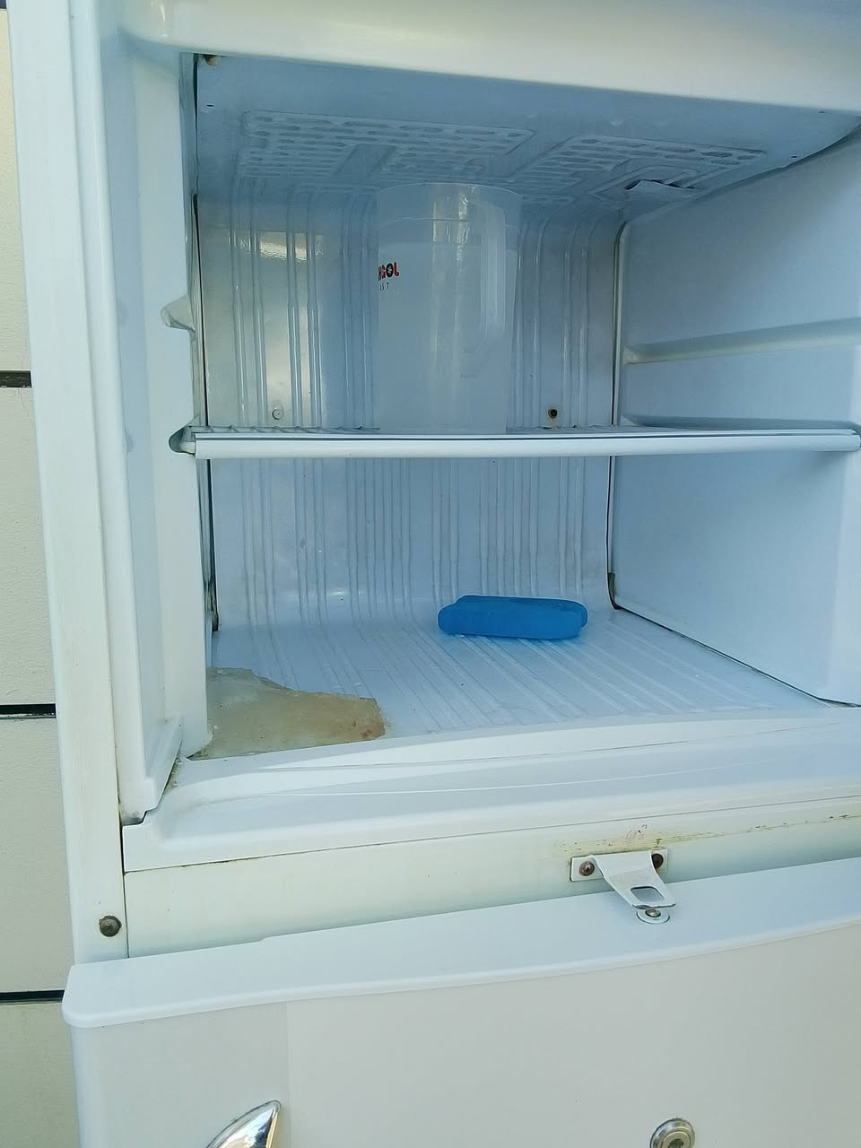 ثلاجه كونكورد لبناني مامفتوحه اخت الجديده 
للبيع السعر 175 وبيها مجال شرط التشغيل والتجميد مكاني الدوره 
***********
