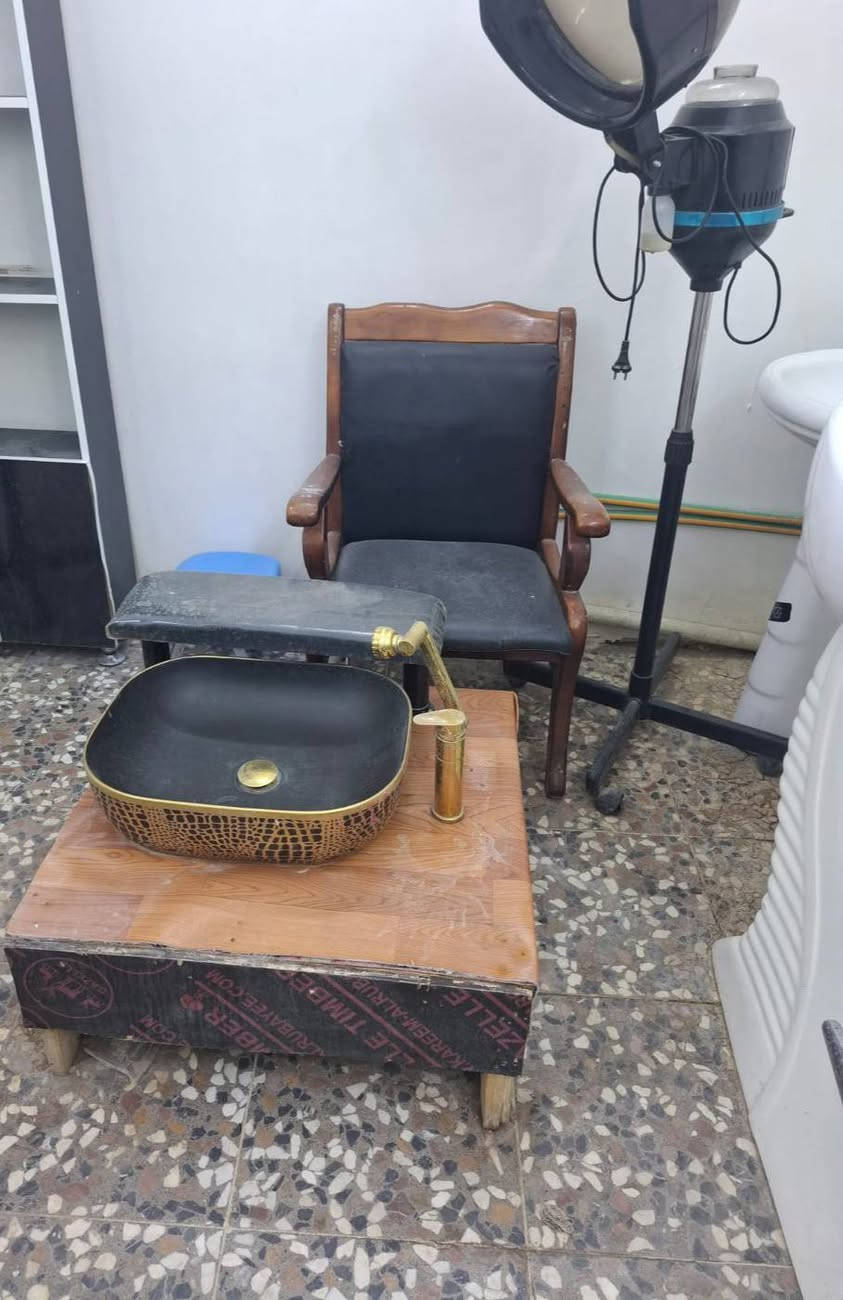 غراض صالون ابيعهن كلهن سوه
كراسي عدد2
مرايات عدد2 
مغسلة شعر
جهاز تنشيف شعر
مغسلة تنضيف قدم
قنفه ثلاث مقاعد وكراسي ثنين
كلهن رايدتهم ب400
وبيهن مجال بسيط


**إذا كنت صاحب هذا الإعلان وتريد حذفه لأي سبب، رجاءا أرسل رسالة إلى الدعم الفني**