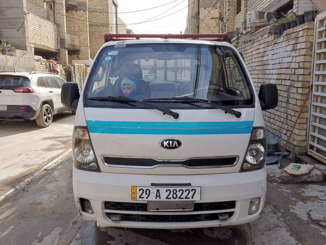 كيا بنكو موديل2015 رقم مميز محرك 2700 بلادي
محرك كير اكسن مكفول 

مكفولة من تبديل وضربة وكص وصبغ عدا الربع بي خياس قليل موضح بل صورة 
تخم تاير امامي خلفي جدد 
هزة جديدة شادلها شاشة 
رقم واسط مشروع وطني سنوية لغاية 28
بدون محجر
سنتر لوك  
سعر110$ وبي مجال 
مكاني بغداد الامين الثانية 
رقم الهاتف ***********
