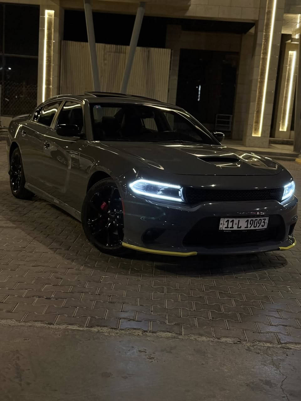 السلام عليكم تشارجر 2023 خليجي 3.6 gt بلاس هارلم
المواصفات 
وكاله هارلم 
فتحة سقف
رادار امامي جانبي 
ويل 20
مثيت سرعه تفاعلي 
شاشه كبيره 
تحديد مسار 
تشغيل عن بعد
بصمتين 
مري قلاب 
اضائه LED داخليه تفاعليه 
كراسي كهرباء خزن ميموري 
كشن تدفئه تبريد مخمل حضن 
عداد السرعه 30 الف كيلو قابل للزياده 
منظومة صوتيه Alpine
السياره عليها طبقة حمايه نانو سيراميك 
السياره كفاله عامه ما عده بارد في باب خلف السائق ما مبين نهائيا السياره بأسمي تحويل ثاني يوم 
مكانها الكوت رقم بغداد 
للاستفسار الاتصال على الرقم 
***********
