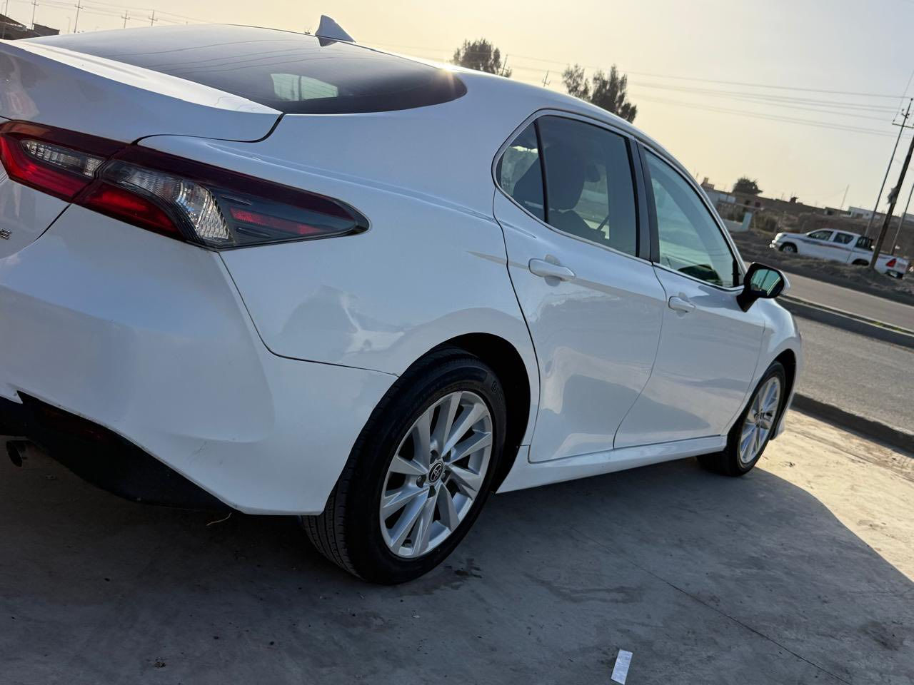 السلام عليكم 
كامري 2024 le كاتي هزة كاملة بس تروح ترقم ماشيه 18ميل على وضع الشركة بچم كبس خلفي كبس بيها جاملغ خلفي وبابين جهة السكن 195وبيها مجال مكاني بيجي ***********/***********
