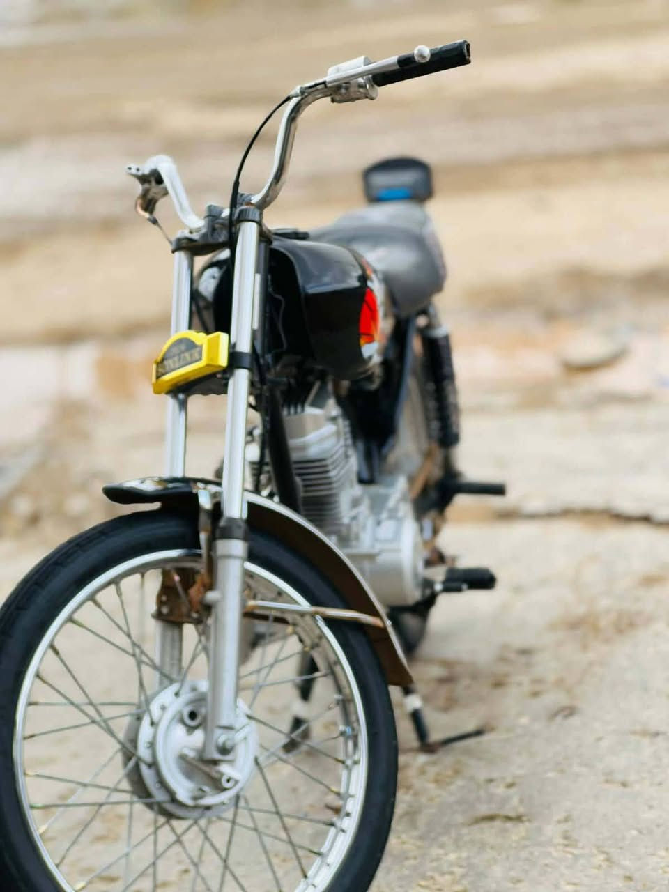 السلام عليكم دراجه رابيدو مكينه 24 مفتوحه ولفات فقط شاصي 23 اوراق سكنر ب450 وبيه مجال  المكان الحمزه الشرقي


**إذا كنت صاحب هذا الإعلان وتريد حذفه لأي سبب، رجاءا أرسل رسالة إلى الدعم الفني**