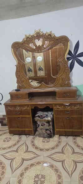 سلام عليكم غرفه خشاب للبيع شخط ما بيها السعر مليون وميه قفل ***********
