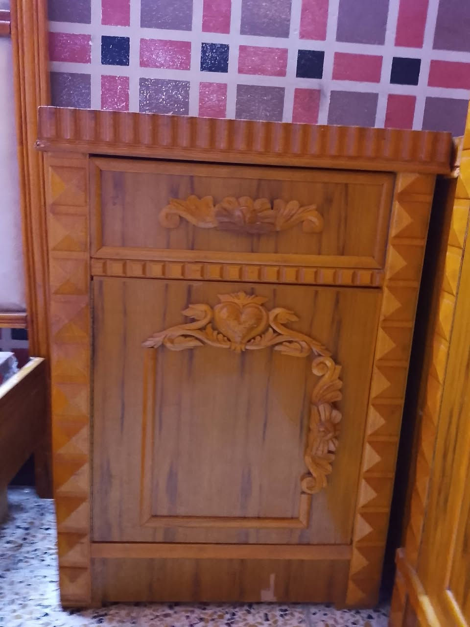 غرفة نوم للبيع 
للاستفسار الاتصال على الرقم 
***********

