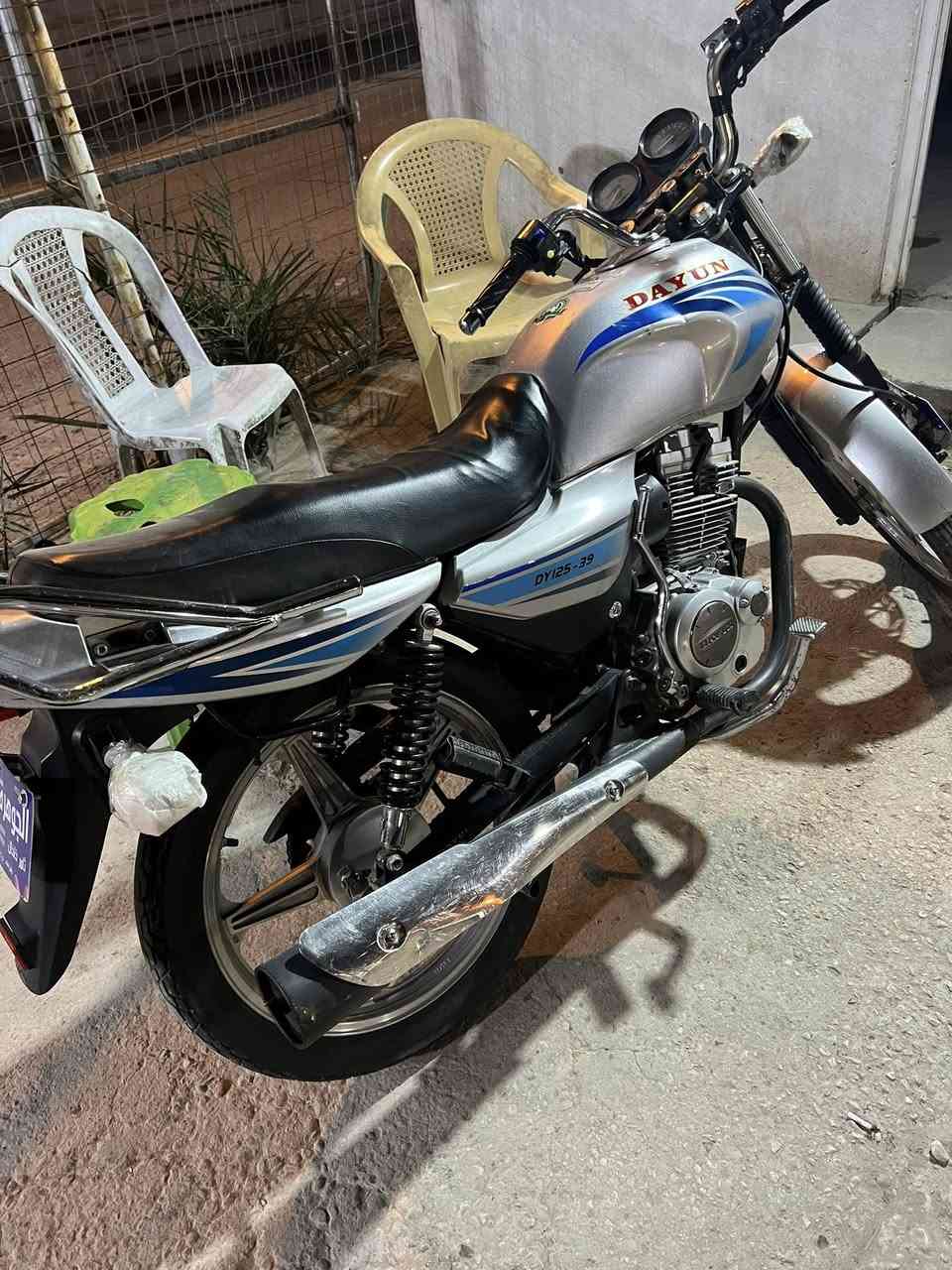 سلام عليكم شباب دايون عضم موديل 21 طالعه بل 22 الدراجه مكفوله كفاله عامه من مكينه وشاصي وكهربائيات شغاله كلها اوراق اصولي الوكيل ثامر خلخال المكان كربلاء المركزيه متواجد عل فيس ايضا رقم الاتصال *********** بي واتساب
