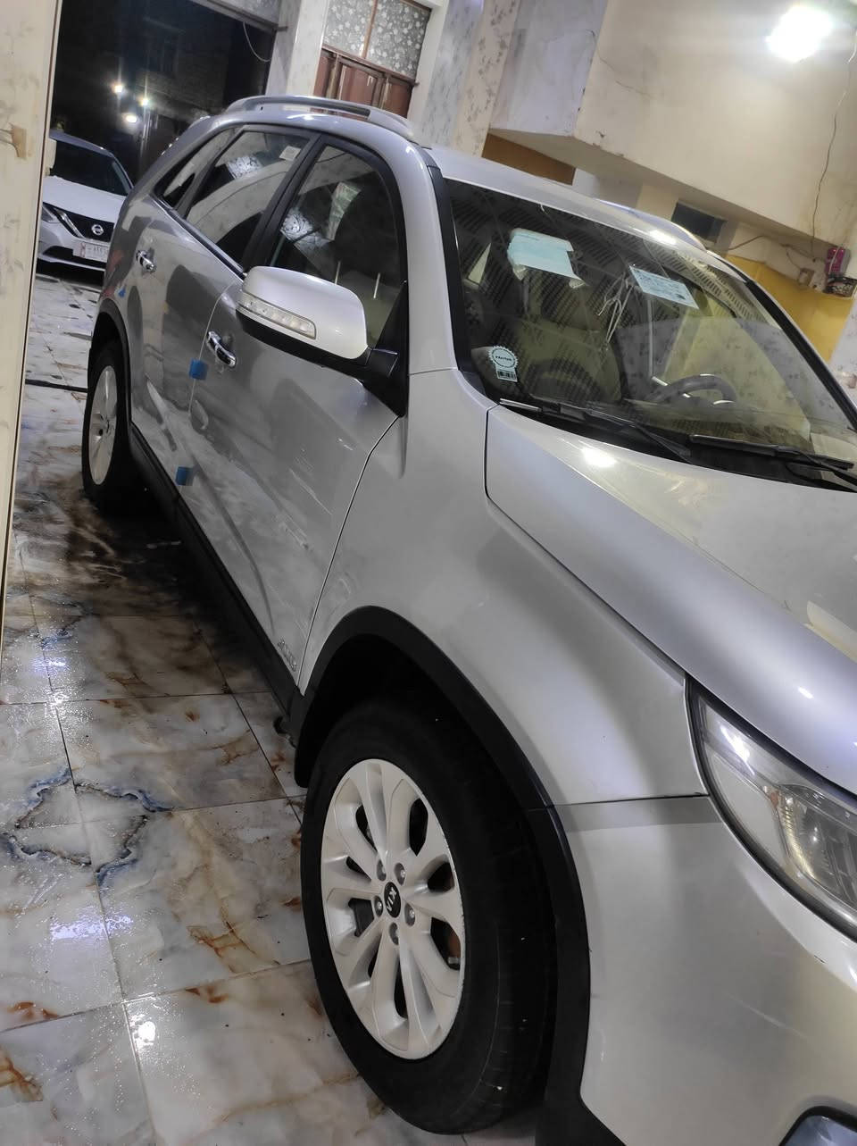 السلام عليكم سورنتو موديل 15 خليجي بسمي سبعة راكب ستة سلندر السعر 160 بيه مجال السيارة مابيه سنوار تجي وتفحص اي شي بيه ينزل من سعر السيارة *********** تحويل ثاني يوم
