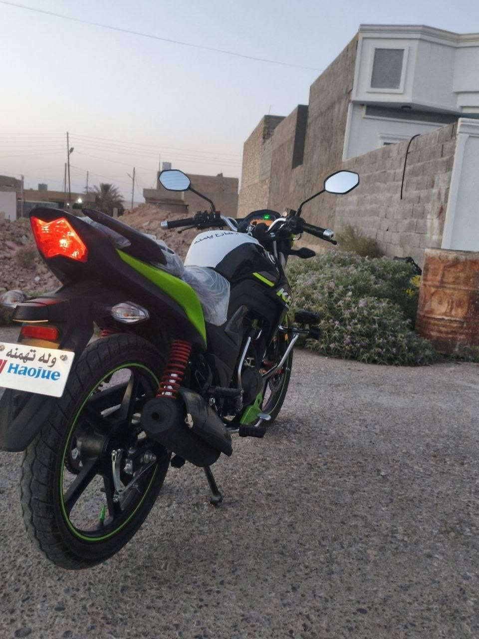 السلام عليكم
هوجي شكل جديد ماشي اقل 1000كيلو  

أوراق كمرك

نضافه 100/100

معه كماليات سعر خاص 

***********

المكان راوه
