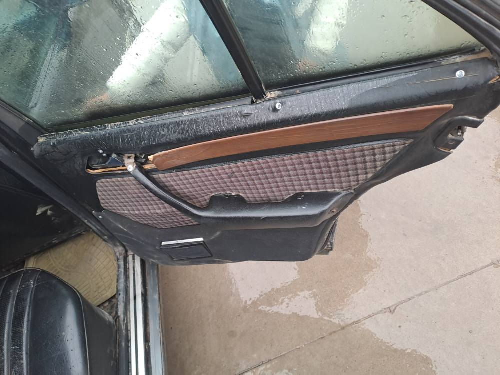 مارسيدس كوبه يي. 1991.   الوليات. به شه رت.  دعمو ليدراو. به شه رت. كير مجينه. ته بريد. ساردو كه رم شه رت.   قبات. مواصفات.   واته فول. فول.  *********** أربيل, العراق
