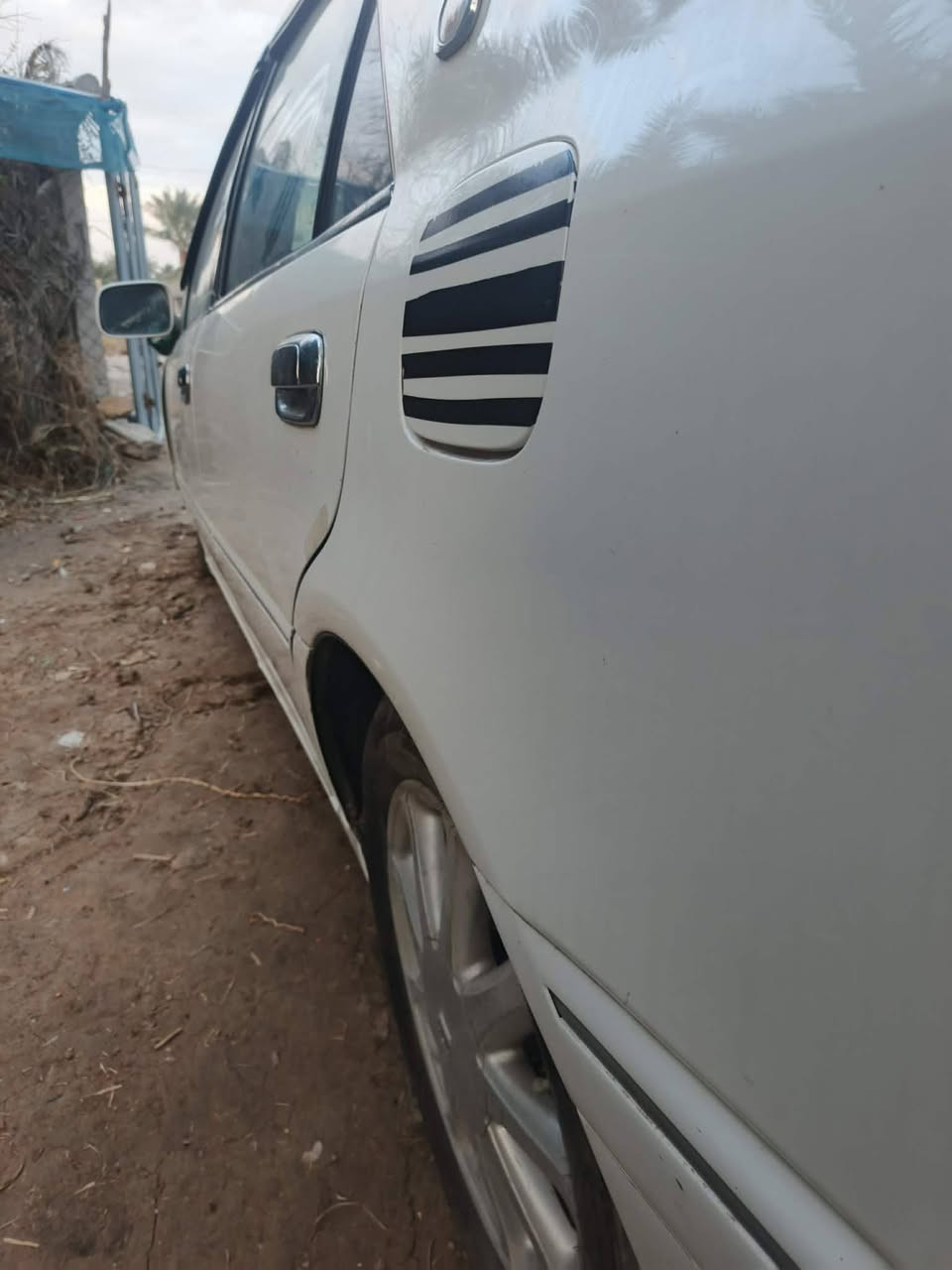 السلام عليكم...
سياره ملكه 2002 سياره 3 دكم مكفوله من الكص ومن نقل جثه.. السياره شاصي 75 رقم انكليزي تحويل ثاني يوم بأسمك.. السياره بيها حادث جمالغ ايسر تايرات تخم جديد.. حداديه جديد محرك دي فور الجبير مكينه وگير جديد. السعر 120 وبيها مجال.. 
للتواصل ***********
موجود واتس..
