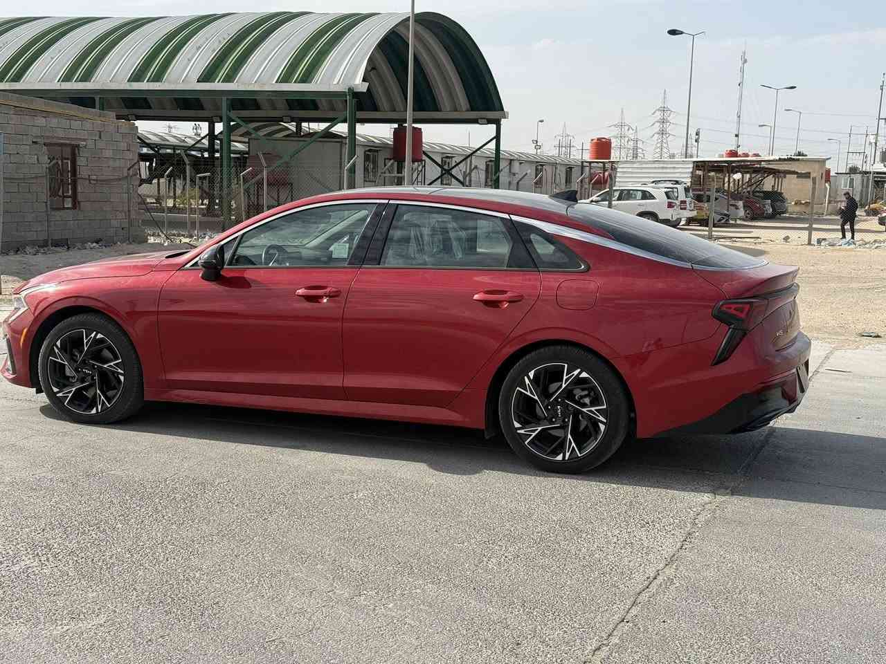 سلام عليكم سياره كي فايف جيتي الاين دخول جديد شهر مندخلت .  موديل 2025
وراد مريكي  باب مبدل الخلفي ودوسه مصلحه والباب  سدر معدل نفسيته. العنون بصره.  سعر 200 وبيه مجال.  ***********
