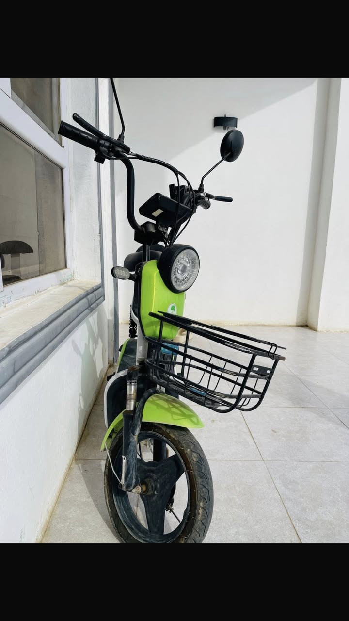 سلام عليكم دراجه شحن للبيع حجم صغير جديده وشغاله كلها للبيع المكان عزيز بلد مدخل 5 قرب الملعب السعر 200 للاتصال ***********
