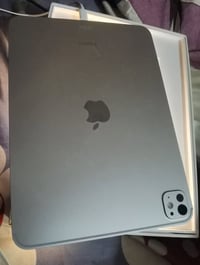 ايباد برو ١١ • M4 • نضيف