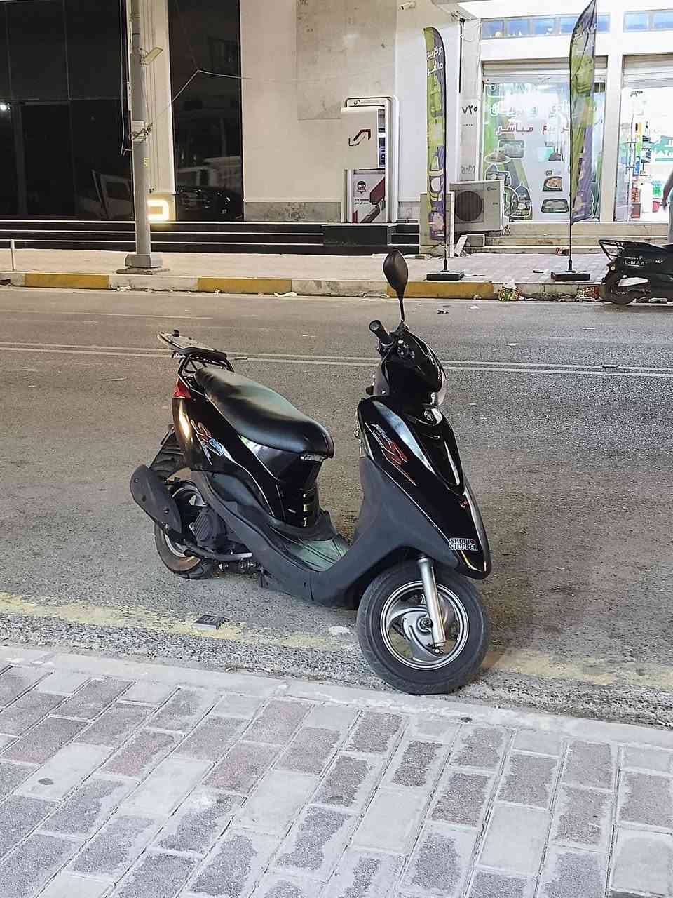 «السلام عليكم من رخصه الادمن»
❗اخوان للبيع يوماها بريز كابريتر لايت فوك من اقوة الدراجات اليابانيه بلشارع
❗ الدراجه نضيفه بمعنى الكلمه مابيها ملاحضه ولانقصها برغي واحد ترايها كلش حلو دراجه رزنه وحلوة محركها ناعم ونشطه معدل وشلعه
❗ عليها صالنصه صجميه بلاديه دراجه جاهزه وعليها ادامه كامله دهن وفلتر شوته وتخم تاير امامي خلفي 
❗ دراجه نازله من الرمبه صالرلها شهرين واسعارهن معروفه لاكن هذي سعرها 
❕مناسب سعرها 725 الف وبيها مجال للطيبين رقمي 

❗للستفسار ***********
