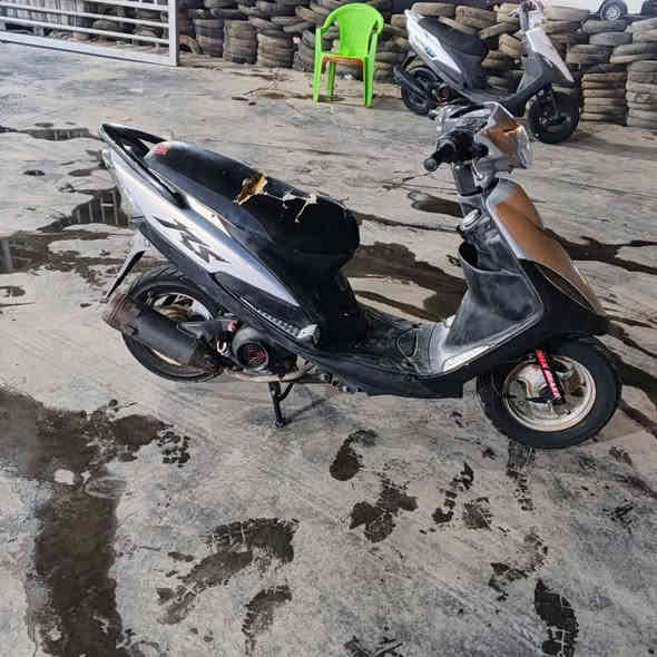 السلام عليكم ماكس عدله نكره سلف بكل وقت ومكينه خير من الله فقط بيها جكجه خفيفه يمكن زنجيل دراجه كلها بلادي وكلها شغاله مابيها نقص قفل ب٥٠٠ قفل او مراوس مكاني حي أور بغداد رقمي ***********
