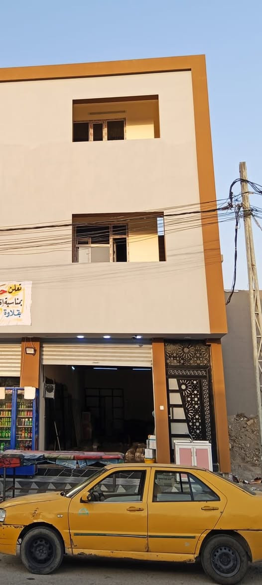 للبيع عماره تجاريه مساحه 100م على شارع 20 
ثاني قطعه عن سايدين 30 قرب جامع طه متر ثلاث طوابق طابق الاول مول وطابق الثاني مول وطابق الثالث غرفه مع بيتونه مؤجرة بالكامل الوارد الشهري للعماره900 الف مكتب الندى للعقار والمقاولات للتواصل والاستفسار الاتصال على الارقام 
***********
***********
