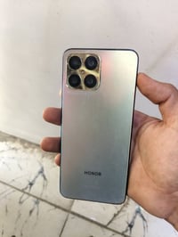هونر X8 • ١٢٨ • بصمة جانبية