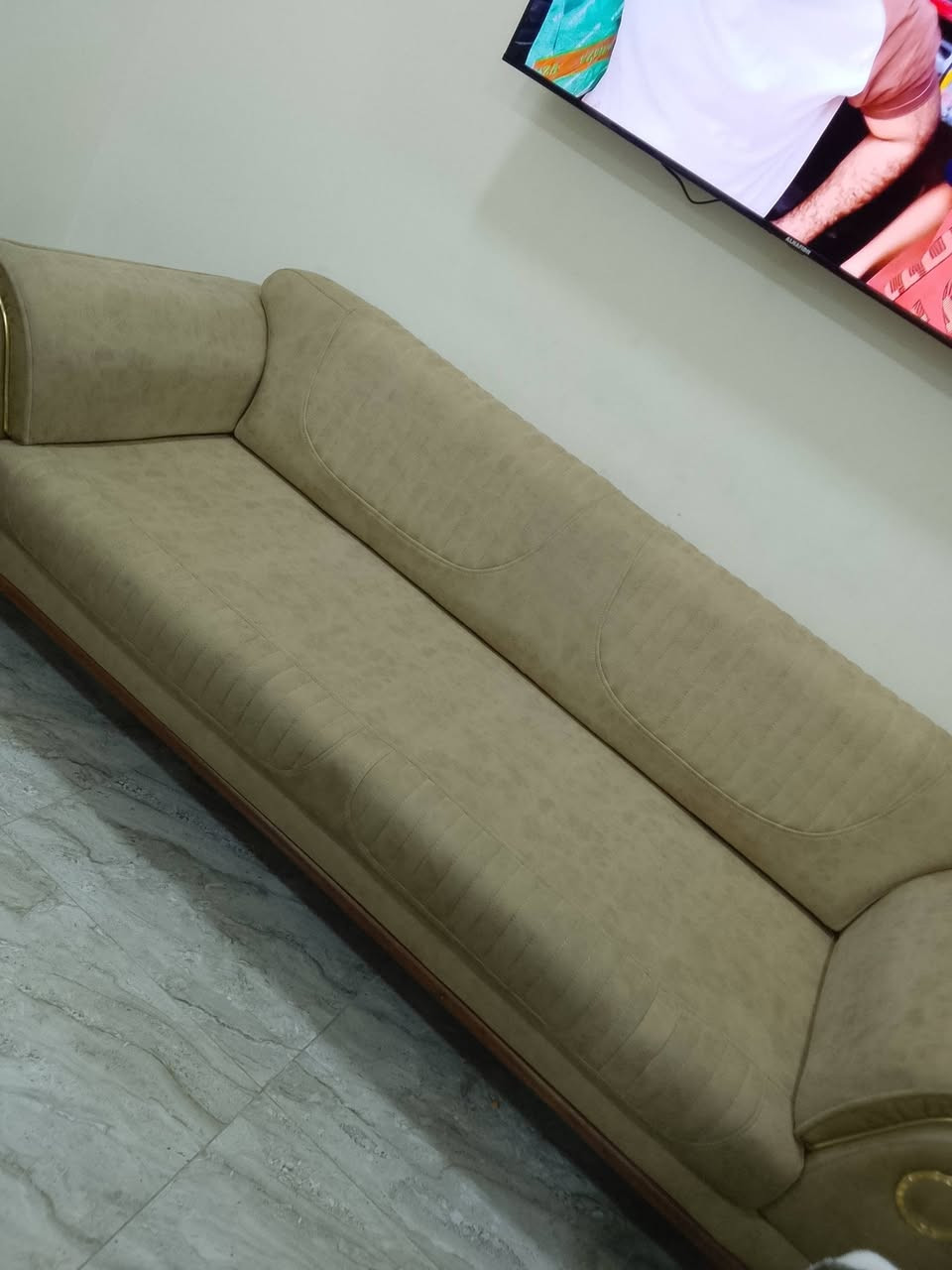 السلام عليكم قنفات تركي ماركه مثل مموضح بالصور يصير جرابي ٤قنفات كراسي نفر و٢ ام ال٣ نفرات يصير جربايه نظيف السعر ٦٥٠ قفل للتواصل واتساب فقط ***********
