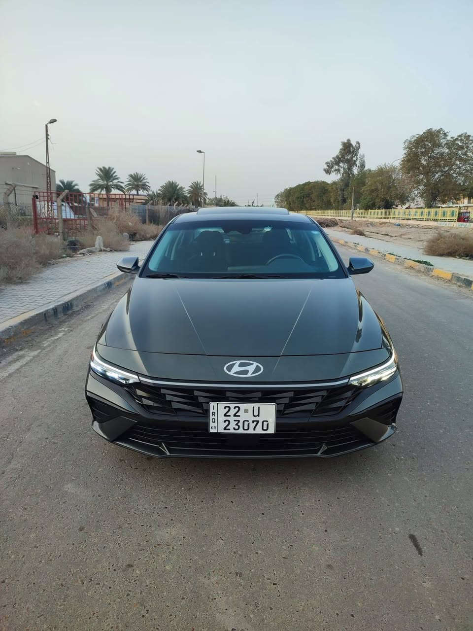 السلام عليكم
هونداي النترا للبيع موديل 2025 رقم اربيل الجديد 
لون زيتوني  دخول جديد  الحادث صبغ فقط جاملغ امامي + شبر بارد بالجاملغ الخلفي ايرباك طاك وراجع ستتم شركة
المواصفات 
فول 1/1 
فتحة 
بصمه + بصمه ابواب 
تشغيل عن بعد + داخل اسود بلاك 
شاشه الكتروني 
لد نهاري + لايت زنون 
فول تحكم استيرن
ثلاث انظمه قياده
السياره ماشيه 14 الف فقط السياره زيرو
رادار امامي مع رادار جانبي 
ويل كب توقف ذاتي عنده الاقتراب 
محرك 2000 دوش بانزين فقط
وباقي المواصفات المعروفه 
مكان السياره بغداد 
الهاتف ***********
الهاتف ***********
