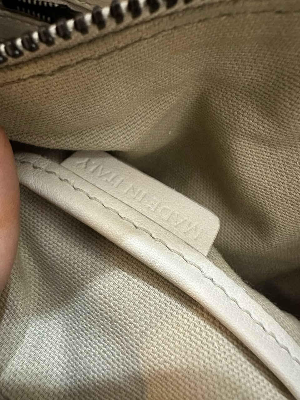 قطع اورجينال ١٠٠٪؜ الباقي منشورين ع صفحة لايك وتعليق حتى تساهمون برزقي وشكرا الكم


**إذا كنت صاحب هذا الإعلان وتريد حذفه لأي سبب، رجاءا أرسل رسالة إلى الدعم الفني**