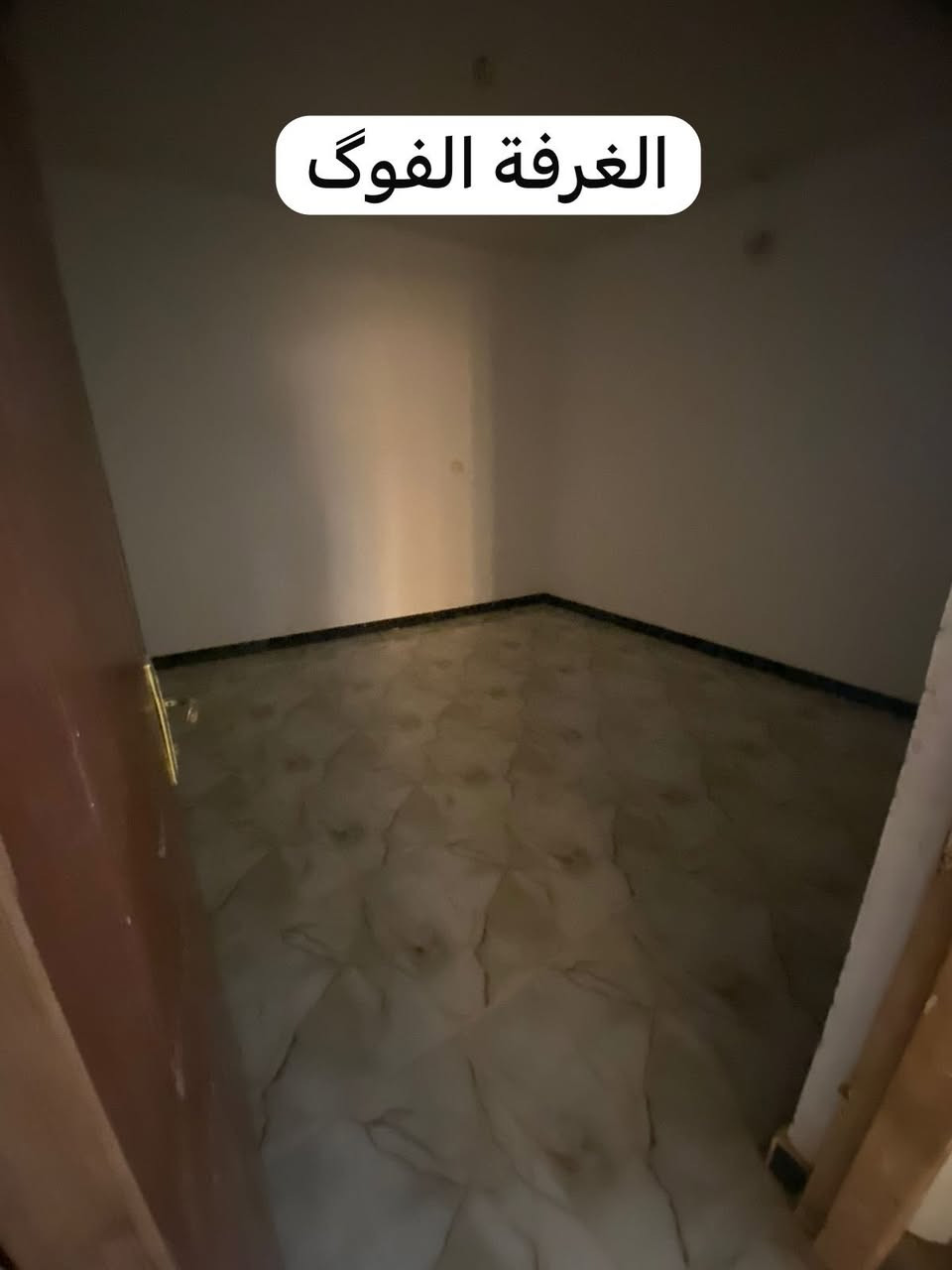 ‏بيت إيجار مساحة 100 متر طابقين يحتوي على ثلاث غرف نوم وصالة مطبخ خدمات بناء حديث مكان شارع النسائم قرب أسواق لبنان سعر 600 وفي مجال بسيط ￼ *********** اتصال رقم المكتب
